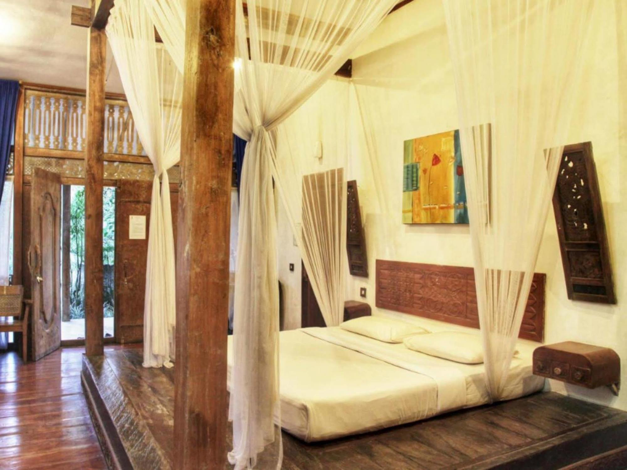 Sapulidi Cafe, Gallery & Resort Лембанг Экстерьер фото