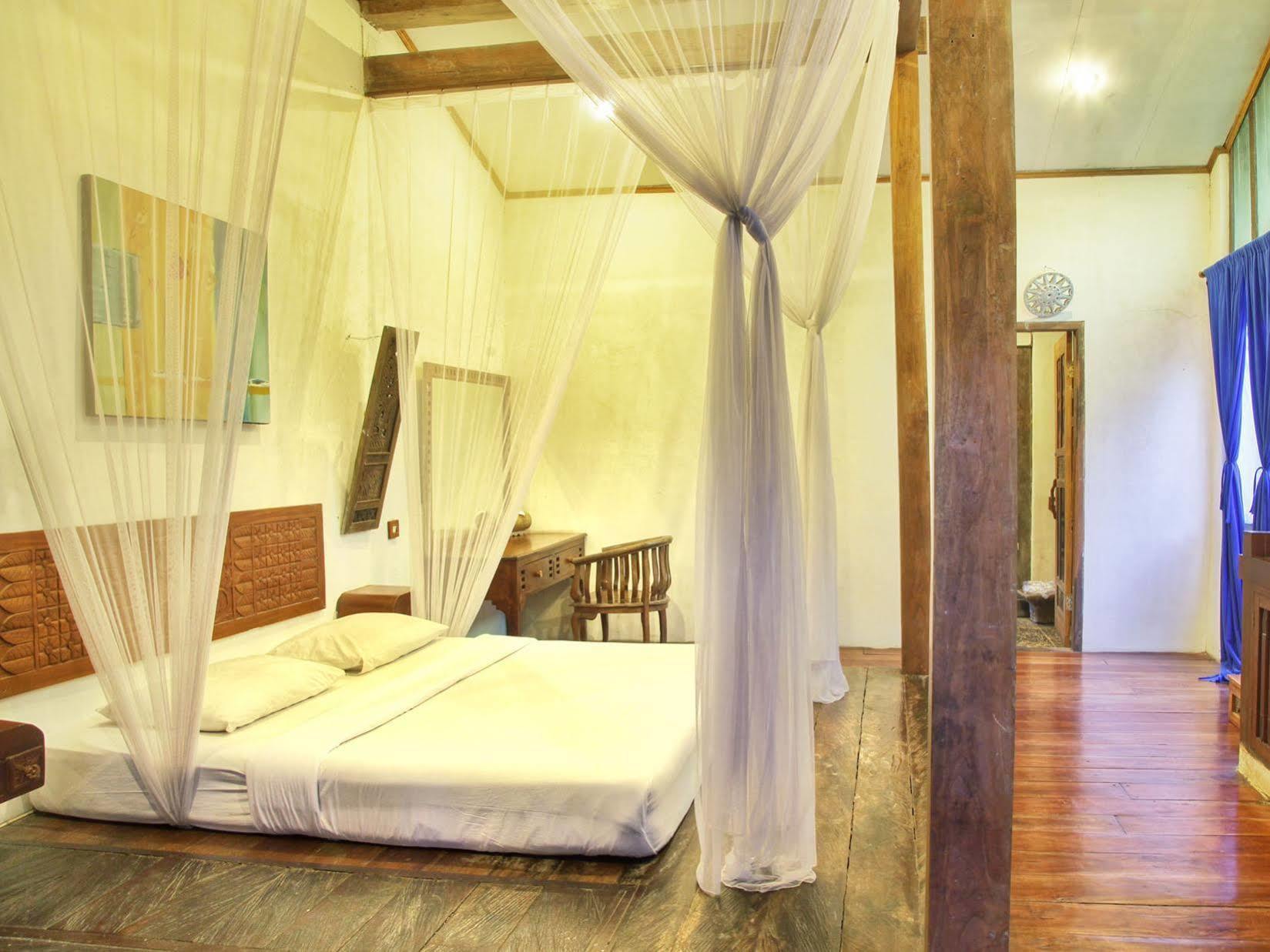 Sapulidi Cafe, Gallery & Resort Лембанг Экстерьер фото