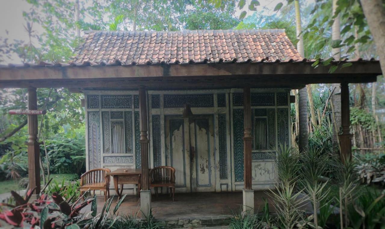 Sapulidi Cafe, Gallery & Resort Лембанг Экстерьер фото