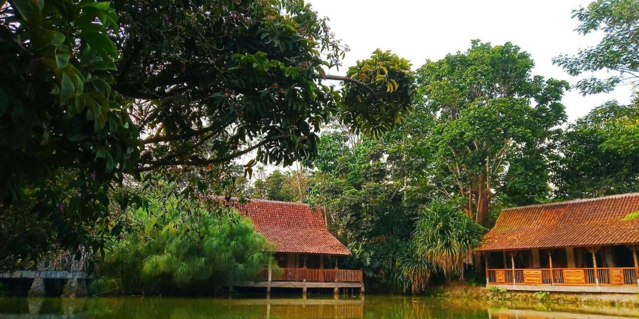 Sapulidi Cafe, Gallery & Resort Лембанг Экстерьер фото